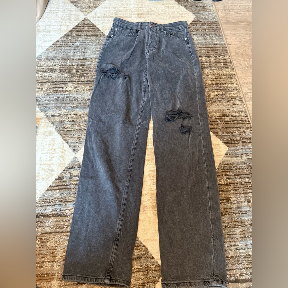 H&M Divided High Rise Jeans with Distressing - Picture 2 of 5